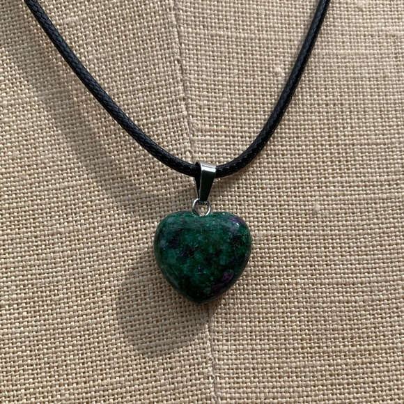 Handmade Genuine Stone Heart Amulet Necklace - Picture 13 of 15